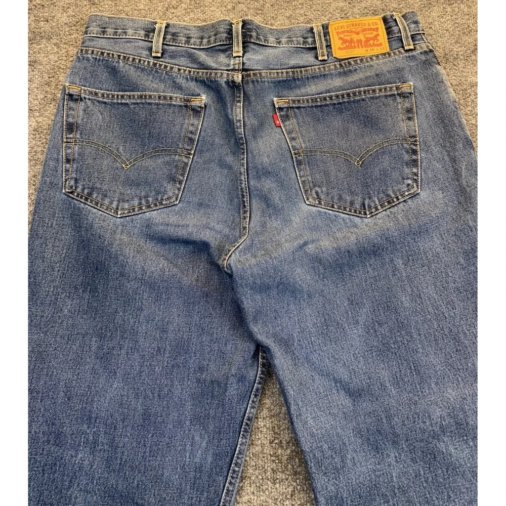 Title: Levi's 550 Relaxed Fit Jeans Men's Size 38x32 Blue Denim Tapered Leg